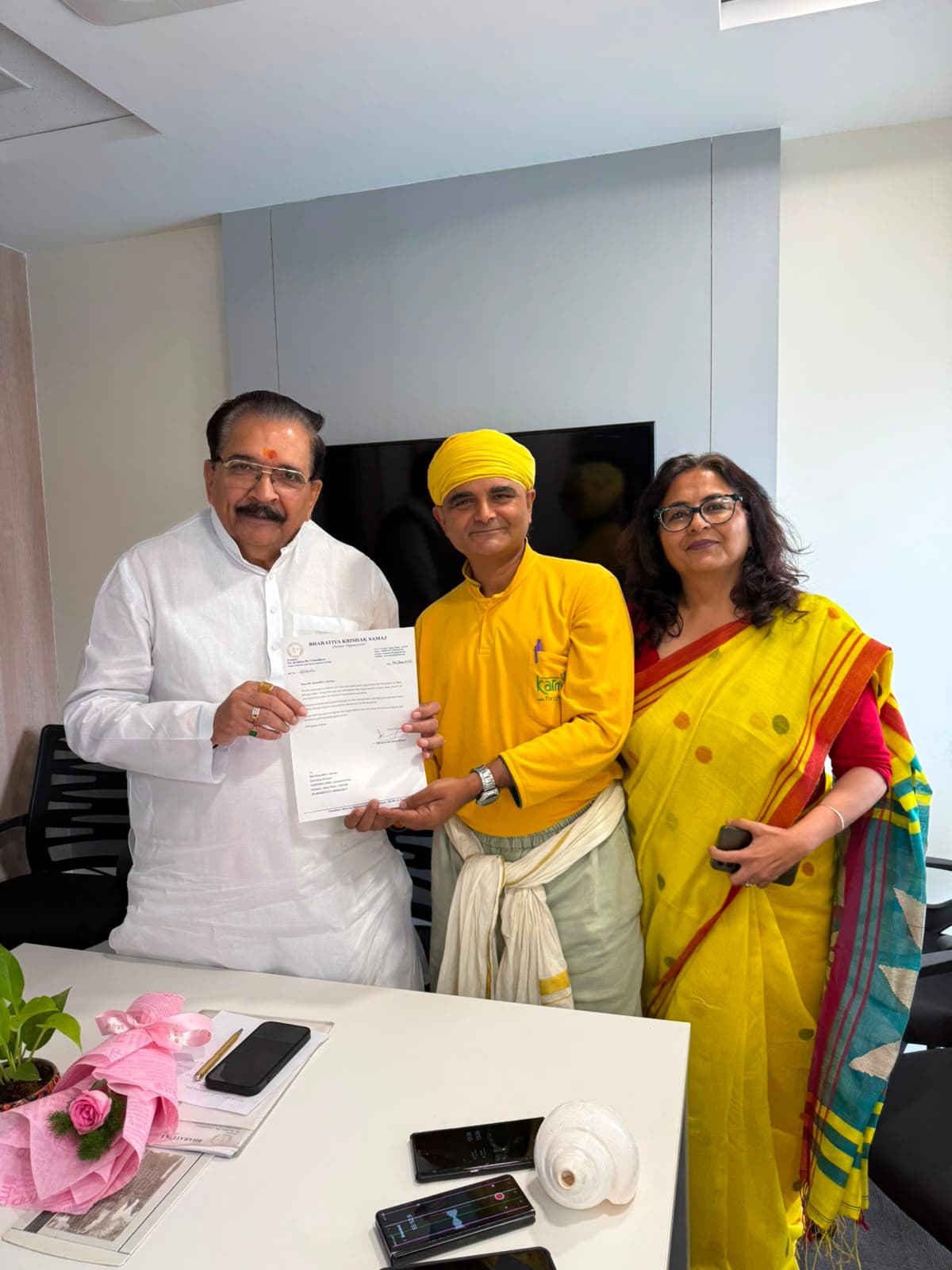 Shri Krishan Bir Choudhary with মহাচার্য সৌরভ জে. সরকার and Smt. Reena J. Sarkar