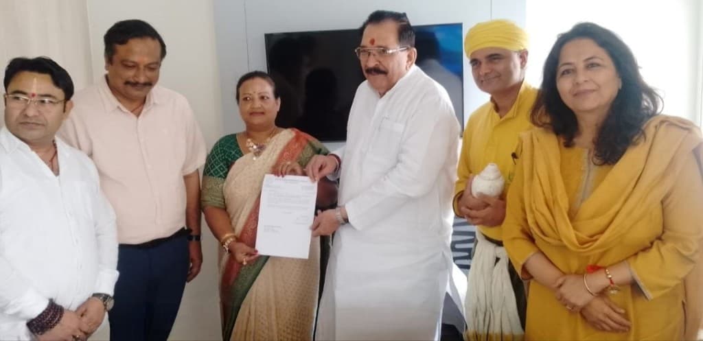 Group photograph with the Bharatiya Krishak Samaj appointment letter